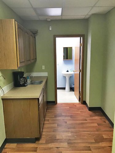 Office Building - Augusta, KS: 102 E 5th Ave, Augusta, KS 67010